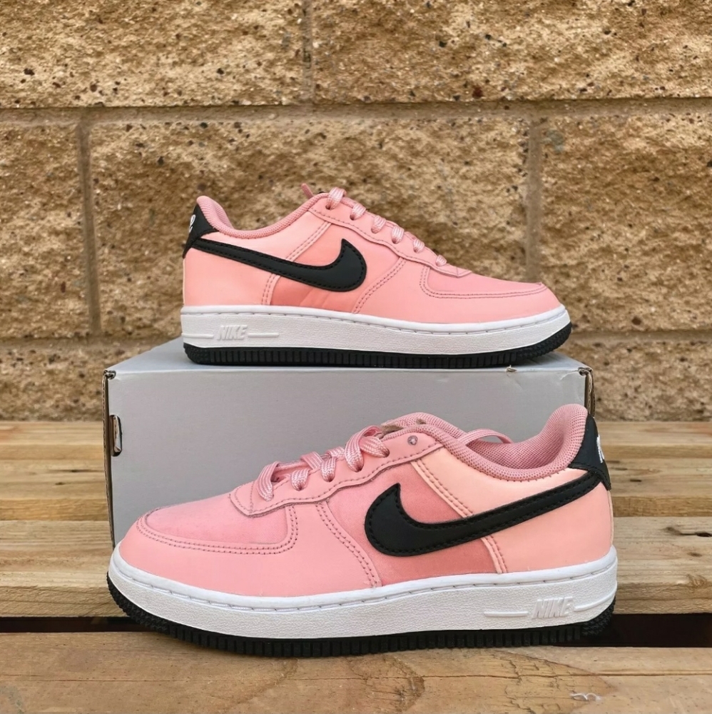 Nike Air Force 1 Valentine's Day Bleached Coral